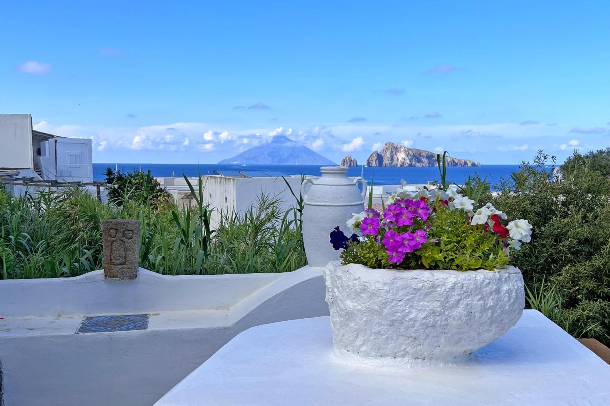 Dependance La Caletta Hotel Panarea Luaran gambar