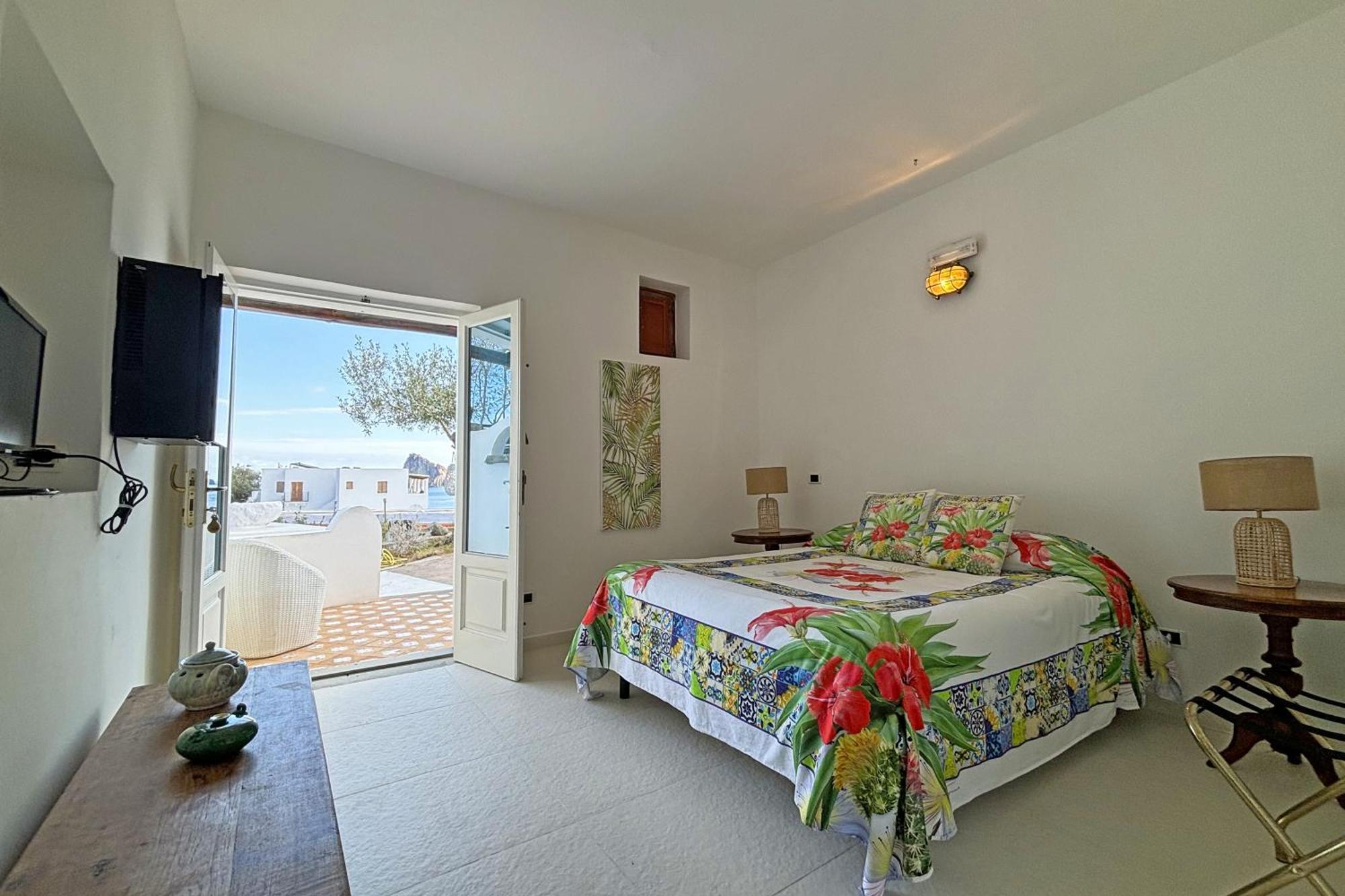 Dependance La Caletta Hotel Panarea Luaran gambar